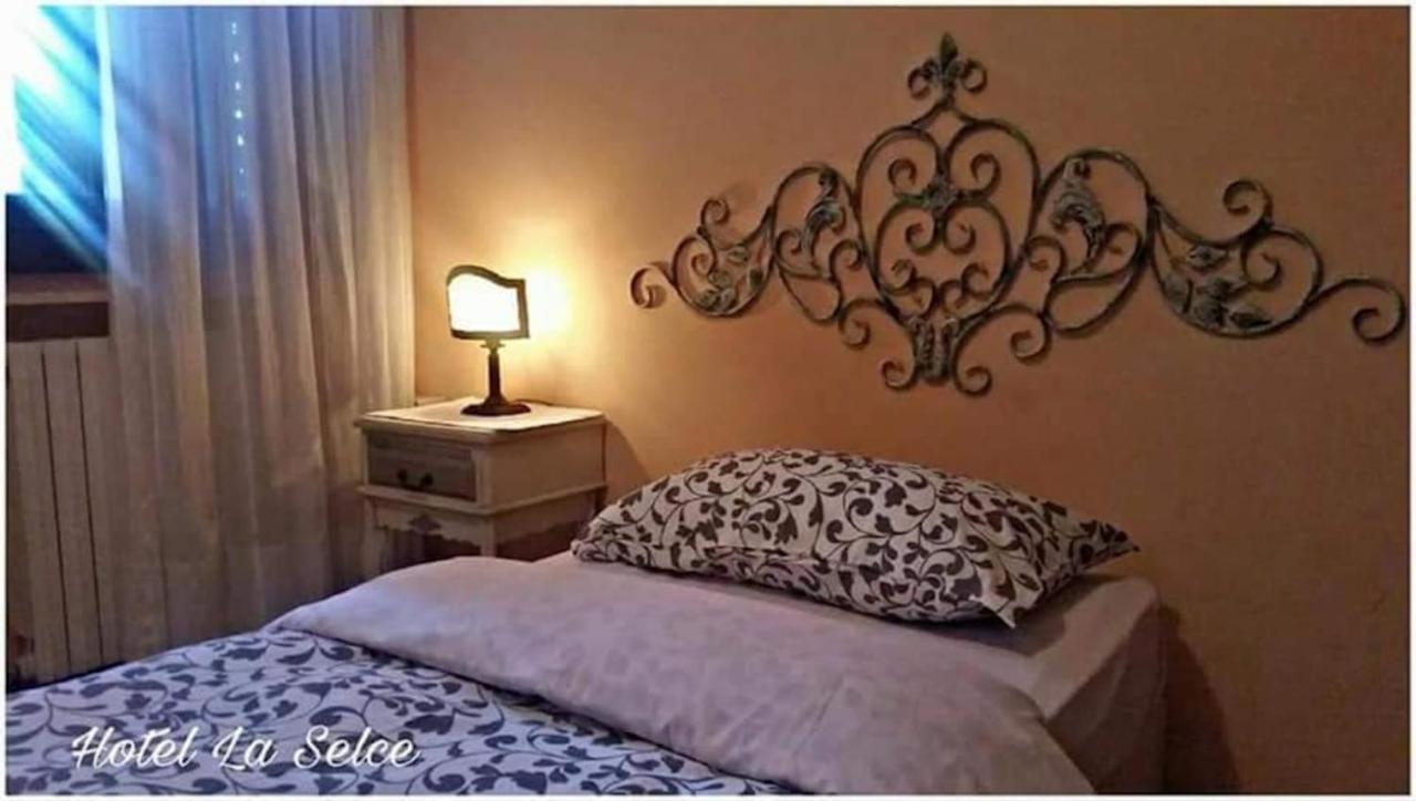 Hotel La Selce มองเซลิเช ภายนอก รูปภาพ