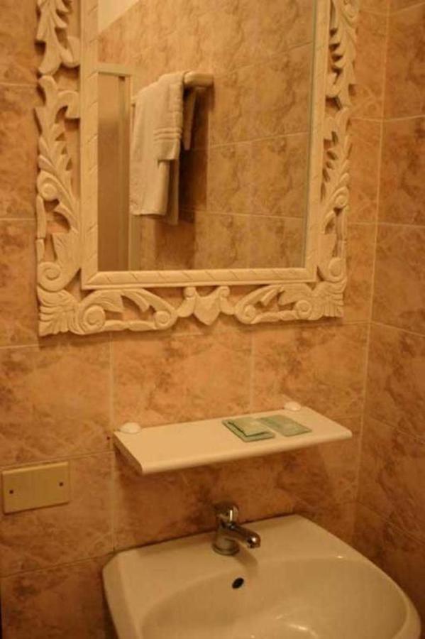 Hotel La Selce มองเซลิเช ภายนอก รูปภาพ